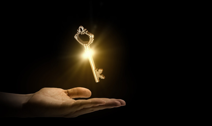 Paula Bronte glowing key